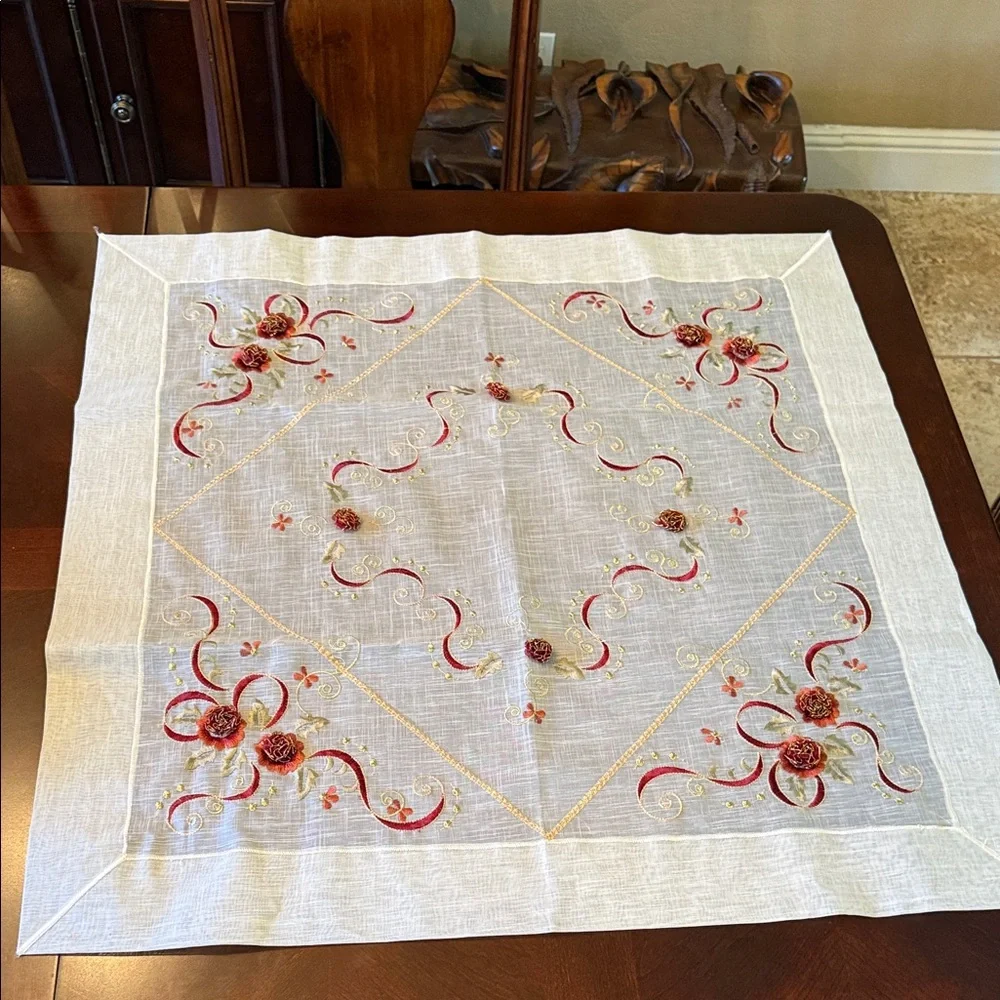 Square Embroidered 3D Floral Table runner Embroidered Floral Cream & Red New